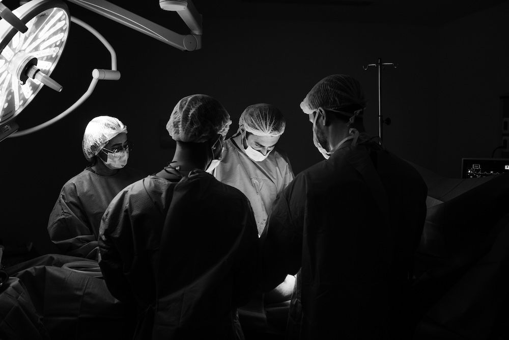 Doctors performing bariatric surgery