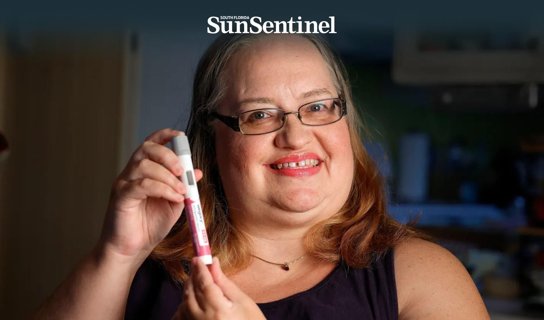 Jennifer Kirtley de Lake Worth Beach con su medicamento para perder peso, Wegovy. (Carline Jean/South Florida Sun Sentinel)